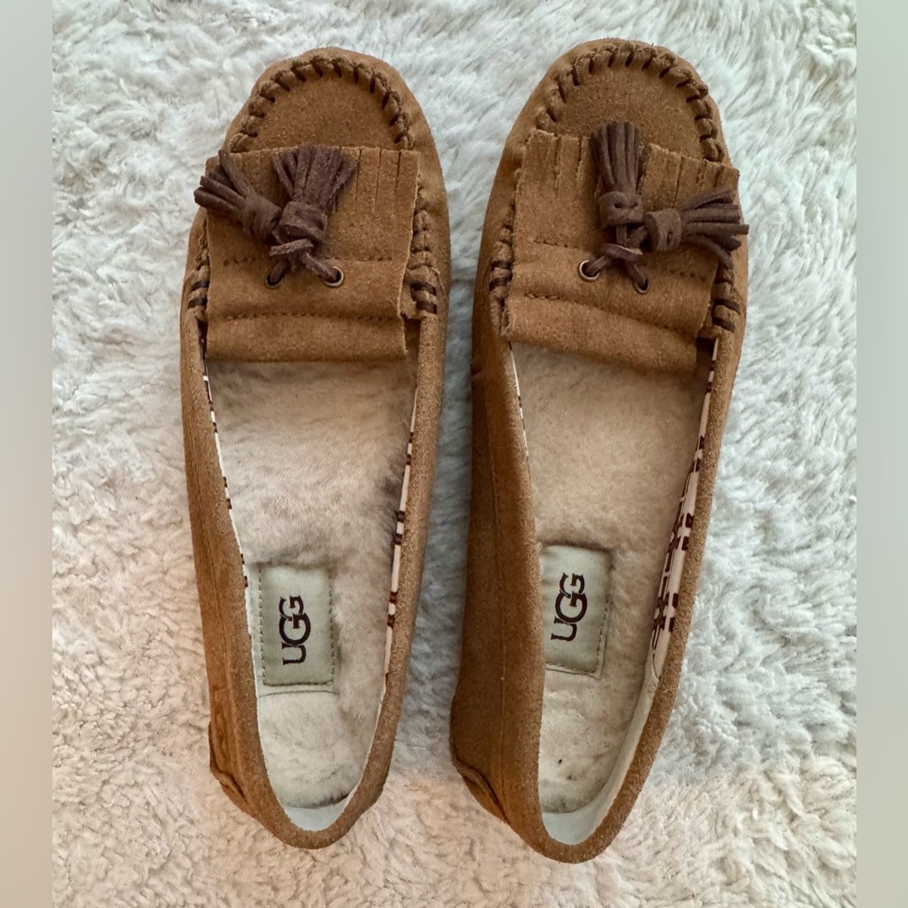 NWOT UGG Moccasin Slippers